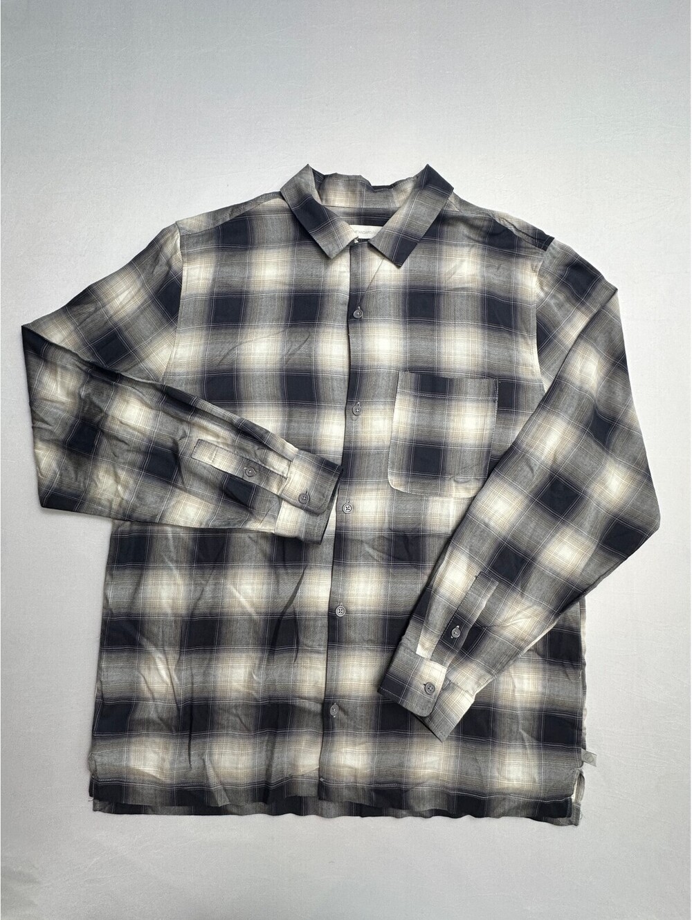 Standard/Cloth Men's Black and White Plaid Button-Up Shirt,